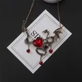 Gotische Vintage-Drachen-Halskette mit großem rotem Herz-Edelstein für Halloween-Partys - Antikgold-Drachen-Halskette (25#) / Rot