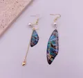 Elegante asymmetrische Zikadenflügel-Ohrringe mit Perle und goldenem Herz-Quaste - Grün Goldfolie
