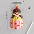 Topper per torta in gomma morbida ragazza in confezione regalo rosa per bambini (7.1x3.5cm) - Ragazza in scatola regalo