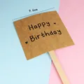 Vierkante kraftpapier taarttopper met Happy Birthday tekst en 9,6 cm breedte - Vierkant Verjaardag