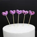 Cinco adornos de pastel de cuero púrpura en forma de corazón con palitos de madera - Corazón Púrpura (5 Piezas)
