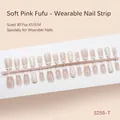 Macrodetail van 30 handgemaakte kunstnagels met Franse tips en rode stippenpatronen - 30 Stuks / Stippen Frans (S255-T)