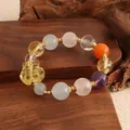 Naturkristall-Armband mit bunten Perlen und einem niedlich geschnitzten gelben Bären-Anhänger - Mehrfarbiger Fuchs-Charm-Stil / bunt