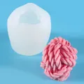 Roze gebreide wollen bol kaars gemaakt met DIY 3D siliconen mal op blauwe basis - Gebreide Draad Stijl (50-2664) / Wit