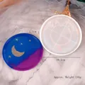 Molde redondo grande de silicona para posavasos con muestra de resina de noche estrellada. - Molde de Posavasos Redondo Grande (60-292)