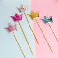 Juego de cinco adornos para tartas con forma de corona de cuero brillante de varios colores. - Corona Multicolor (5 Piezas)