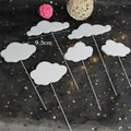Decoraciones de pastel de nube de espuma blanca con tallos de alambre de 9,3 cm - Nube / Juego de 6 / Blanco