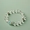 Elegantes handgefertigtes Kristallperlenarmband mit klaren und hellblauen Steinen - Gletscherkuss-Stil / Gletscherblau