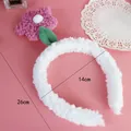 Diadema de felpa blanca con flor rosa, vista detallada de 14cm de ancho y 26cm de alto - Diadema de Flor Rojo Rosa / 1 Pieza