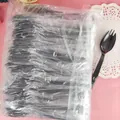 Lot de 100 cuillères-fourchettes jetables en plastique noir pour desserts et pâtisseries - Cuillère-Fourchette Pointue / Pack de 100 / Noir