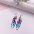 Lebhafte bunte Schmetterlingsflügel Ohrringe mit Aurora-Kristallen und Silberhaken. - Silber - Regenbogen Strass