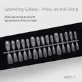 Vue détaillée de 30 faux ongles à paillettes argentées au fini transparent pour le DIY - Glace Transparente Argent Galaxie Pailleté (S257-T) / Pack de 30