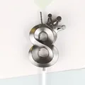 Vela de cumpleaños número 8 plateada metalizada con decoración de corona pequeña - 8 / 1 Pieza / Negro