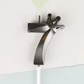 Elegante vela de cumpleaños número 7 gris metalizado con una pequeña corona decorativa - 7 / 1 Pieza / Negro