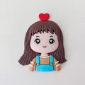Figura de arcilla de niña de dibujos animados con corazón rojo para decorar pasteles - Figura de Niña con Overol de PVC / S