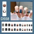 Faux ongles French doux avec motifs à carreaux et cœur, tons bleu et marron (D558) - Bleu Foncé Marron Damier Cœur Paillettes (D558) / 24 Pièces/Ensemble