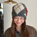 Retro argyle color-block knit beanie for women in stylish autumn winter style - 56-60cm / Gray