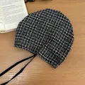 Classic black and white tweed beanie hat with elegant ties in Korean vintage style - 56-58cm / Black