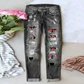 Graue Denim-Jeans mit Rissen und roten Herz-Prints für Damen, modisch und modern - Schwarz mit schwarzem LOVE-Druck