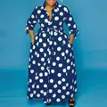 Vestido camisero largo de lunares azul marino de talla grande con cinturón y bolsillos - 2XL / Tops / Azul