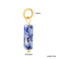 Vue détaillée d'un pendentif en pierre naturelle bleue, 4x13,5 mm et poids 0,9 g - Pierre Rectangulaire Texture Bleu Et Blanc (PA10470KG)