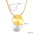 Vue détaillée du collier à pendentif disque irrégulier bicolore avec dimensions - Double Disque Mix Or Argent (NE2H3101M)