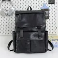 Detalle de mochila retro de cuero sintético negro gran capacidad para el uso diario - Negro