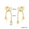Vista detallada de pendientes de lazo dorado con circonita de corazón y borlas - Pendientes de Lazo con Borlas (EA5D230MG) / Dorado