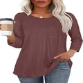Detailansicht eines burgunderroten Damen-T-Shirts mit 3/4-Ärmeln und Falten - Braunrot