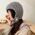 Gemütliche graue gestrickte Fliegermütze mit Ohrenklappen für Damen im Herbst und Winter - 56-59cm (Elastisch) / Grau