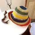 Vista dettagliata del cappello di paglia all'uncinetto colorato con vivaci strisce - 56-58cm / Cordino di regolazione interno / Beige
