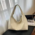 Beige Vintage Hobo Schultertasche für Damen mit großer Kapazität und minimalistischer Textur - Weiß
