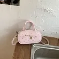 Süße rosa Bowlingtasche mit Blumenmuster, Schleife und Herzanhänger, vielseitige Damen Handtasche - L / Rosa