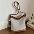 Grand sac seau tissé pour femme en similicuir marron et maille blanche élégante - Blanc (Avec Pendentif Coeur)