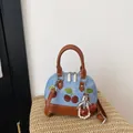 Lindo bolso de mano de tela vaquera con cerezas bordadas y adornos en cuero marrón - Con Colgante / Azul