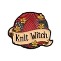 Spilla in smalto a forma di gomitolo di lana con scritta 'Knit Witch' - Stile Strega del Tricot (QHXZ5744)
