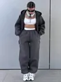 Tuta casual da donna in due pezzi con felpa con cappuccio grigia e pantaloni della tuta coordinati - Taglia S / Top E Pantaloni / Grigio scuro