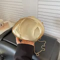Elegante pochette da sera a conchiglia dorata a specchio con variante tracolla a catena - Foderato / Oro