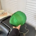 Elegante borsa da sera verde a forma di conchiglia con finitura a specchio e catena - Foderato / Verde