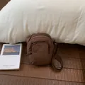Bolso bandolera marrón pequeño y ligero para mujer, mini bolso para móvil informal y minimalista. - Café