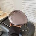 Elegante borsa da sera grigia a specchio minimalista a forma di conchiglia con catena d'oro - Foderato / Canna di fucile
