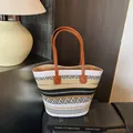 Große gewebte Stroh-Tragetasche mit braunen Kunstlederriemen für Strand oder Alltag - Einzelne Tasche / Weiß