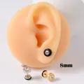 Pendientes de botón redondos de 8mm en acero inoxidable con patrón de greca y cristal - Estilo de Disco de Goteo de Aceite Greca Griega (SM20210401) / Color acero