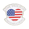 Pin's commémoratif en métal en forme de cœur drapeau américain avec texte Love Freedom - Style Bannière Étoilée en Cœur (QHXZ6148)