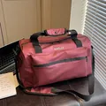 Borsa da viaggio bordeaux di grande capacità per fitness con tracolla regolabile - Borgogna