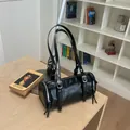 Bolso de hombro cilíndrico negro retro para mujer, elegante bolso de mano de cuero PU. - Negro