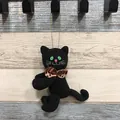 Handgemaakte zwarte kat pluche ornament met geruite strik voor Halloween - Zwarte Kat Stijl