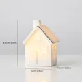 Ornement de Noël maison en céramique blanche avec bordure dorée et lumière intérieure - Style Maison Chinoise (122g)