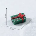 Scatola regalo di Natale in miniatura verde con fiocco rosso per scene innevate - Confezione Regalo Piatta a Strisce (C3394) / 1.7x1.1x0.8cm