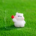 Miniatur weiße Bär Figur mit rotem Herz DIY Garten Dekoration, Größe 2,3cm x 2,1cm Deko - 2,3x2,1 cm